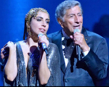 This is an image of Photograph & Poster of Tony Bennett 297949