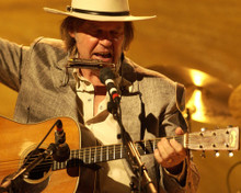 This is an image of Photograph & Poster of Neil Young 298028