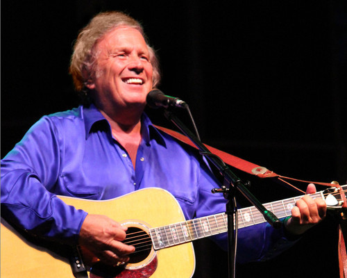 This is an image of Photograph & Poster of Don McLean 298242