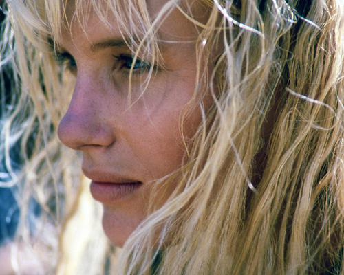 This is an image of Photograph & Poster of Daryl Hannah 285577