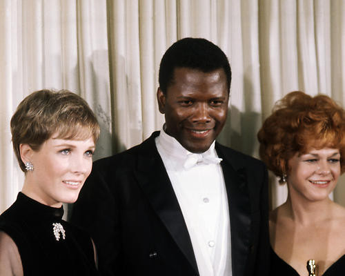 This is an image of Photograph & Poster of Sidney Poitier 286439
