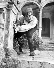 This is an image of Photograph & Poster of Albert Finney 196357