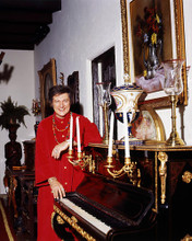 This is an image of Photograph & Poster of Liberace 286925