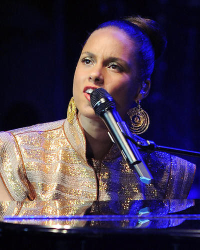 This is an image of Photograph & Poster of Alicia Keys 287386