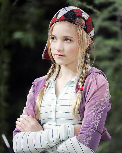 This is an image of Photograph & Poster of Emily Osment 287113