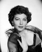 This is an image of Photograph & Poster of Ava Gardner 196565