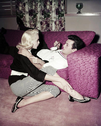 This is an image of Photograph & Poster of Tony Curtis and Janet Leigh 287246