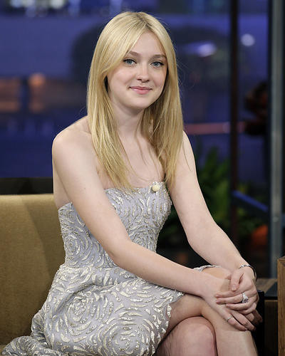 This is an image of Photograph & Poster of Dakota Fanning 287249
