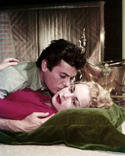 This is an image of Photograph & Poster of Tony Curtis and Janet Leigh 287257