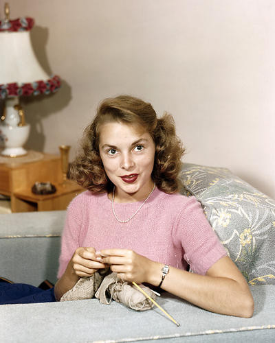 This is an image of Photograph & Poster of Janet Leigh 287258