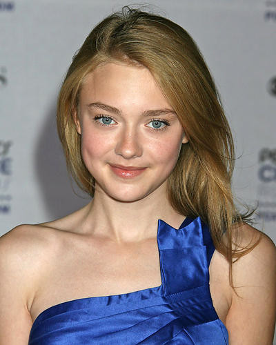 This is an image of Photograph & Poster of Dakota Fanning 287276