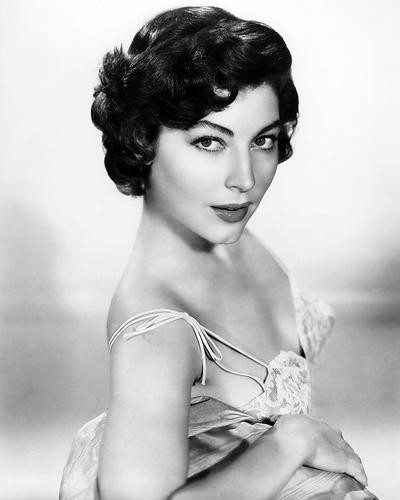 This is an image of Photograph & Poster of Ava Gardner 196699