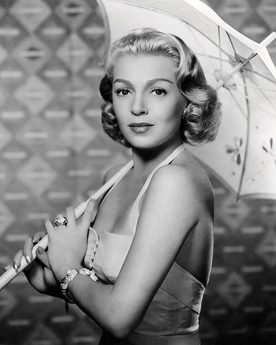 This is an image of Photograph & Poster of Lana Turner 197365