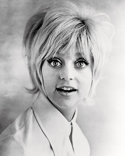 This is an image of Photograph & Poster of Goldie Hawn 197141
