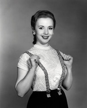 This is an image of Photograph & Poster of Piper Laurie 197231