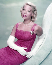This is an image of Photograph & Poster of Dinah Shore 288953