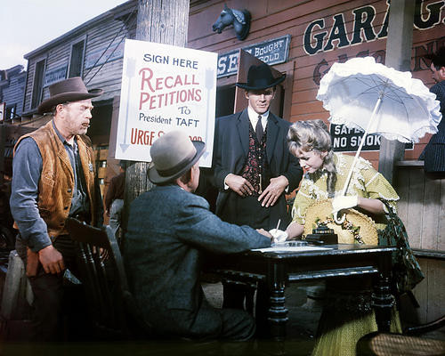 This is an image of Photograph & Poster of Debbie Reynolds 288929