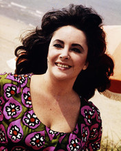 This is an image of Photograph & Poster of Elizabeth Taylor 289109