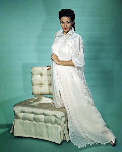 This is an image of Photograph & Poster of Yvonne De Carlo 289670