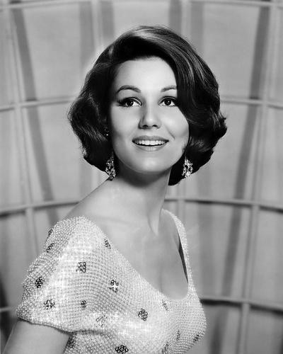 This is an image of Photograph & Poster of Paula Prentiss 198561