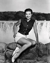 This is an image of Photograph & Poster of Jean Peters 198601