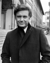 This is an image of Photograph & Poster of Cliff Robertson 198342