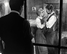 This is an image of Photograph & Poster of Doctor Zhivago 198373