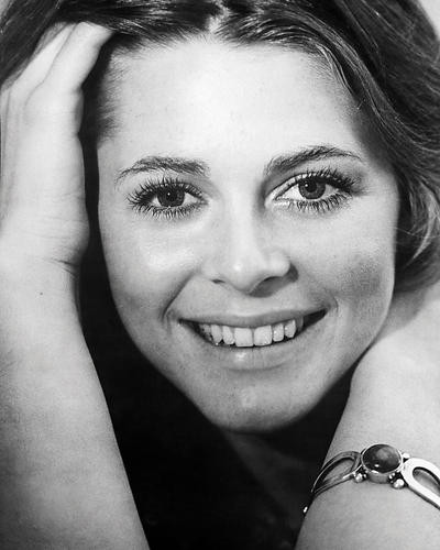 This is an image of Photograph & Poster of Lindsay Wagner 198431