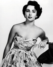 This is an image of Photograph & Poster of Elizabeth Taylor 198477