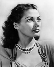 This is an image of Photograph & Poster of Yvonne De Carlo 198574