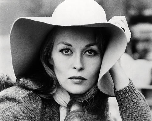 This is an image of Photograph & Poster of Faye Dunaway 198749