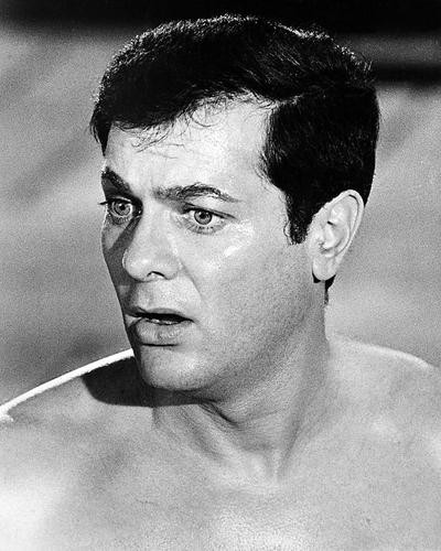 This is an image of Photograph & Poster of Tony Curtis 198755
