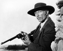 This is an image of Photograph & Poster of Lee Van Cleef 198958