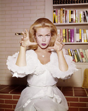 This is an image of Photograph & Poster of Elizabeth Montgomery 290080