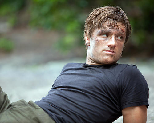 This is an image of Photograph & Poster of Josh Hutcherson 290141