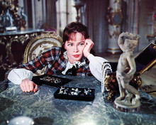 This is an image of Photograph & Poster of Leslie Caron 290178