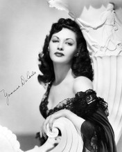 This is an image of Photograph & Poster of Yvonne De Carlo 199280