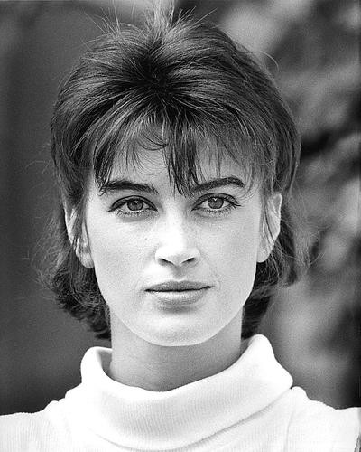 This is an image of 191601 Amanda Pays Photograph & Poster