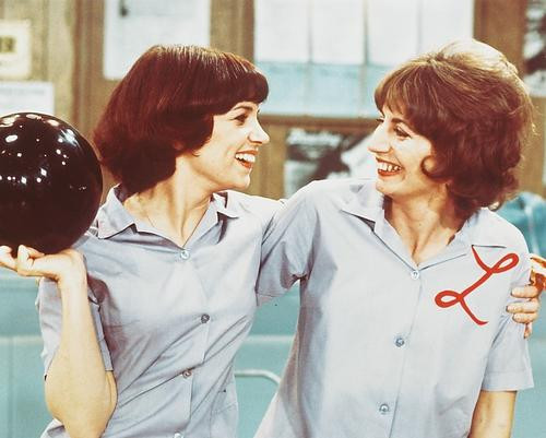 This is an image of 244897 Laverne & Shirley Photograph & Poster