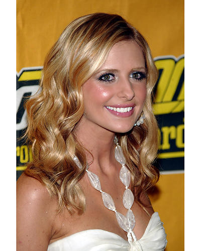 This is an image of 264355 Sarah Michelle Gellar Photograph & Poster