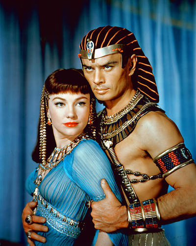 This is an image of 280974 Yul Brynner as Rameses and Anne Baxter as Nefretiri in The Ten Commandments