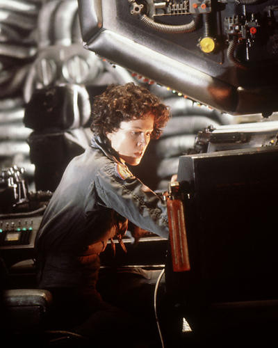 This is an image of 281386 Sigourney Weaver Photograph & Poster