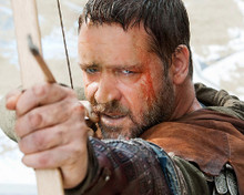 This is an image of 281501 Russell Crowe Photograph & Poster