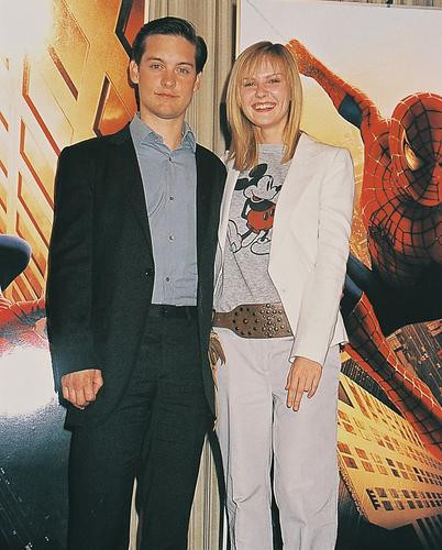 This is an image of 252484 Tobey Maguire & Kirsten Dunst Photograph & Poster
