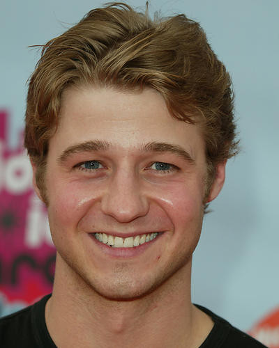 This is an image of 262317 Benjamin Mckenzie Photograph & Poster