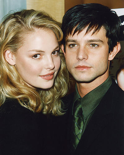This is an image of 246360 Jason Behr and Katherine Heigl Photograph & Poster
