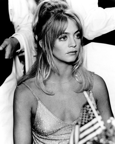 This is an image of Prints & Posters of Goldie Hawn 104623