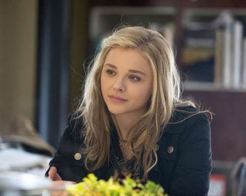 This is an image of Prints & Posters of Chloe Grace Moretz 202511