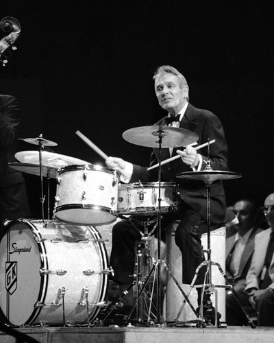 This is an image of Prints & Posters of Gene Krupa 104717