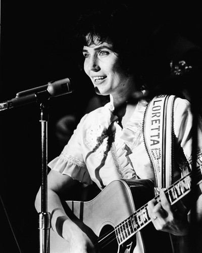 This is an image of Prints & Posters of Loretta Lynn 104778